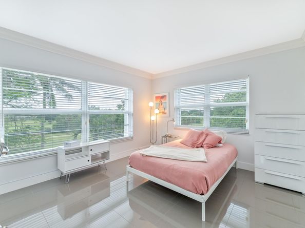 2950 N Palm Aire Dr 401, Pompano Beach FL 33069