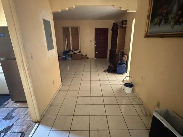 1300 NW 42nd St, Miami FL 33142