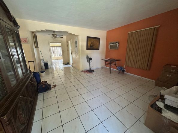 1300 NW 42nd St, Miami FL 33142