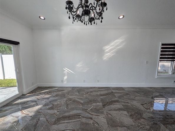 4572 SW 14th St, Deerfield Beach FL 33442