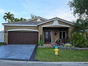 4572 SW 14th St, Deerfield Beach FL 33442