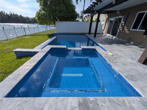 4572 SW 14th St, Deerfield Beach FL 33442