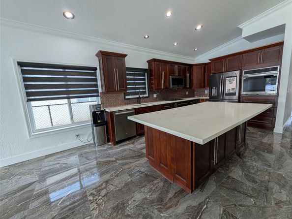 4572 SW 14th St, Deerfield Beach FL 33442