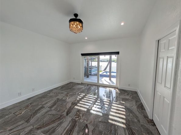 4572 SW 14th St, Deerfield Beach FL 33442