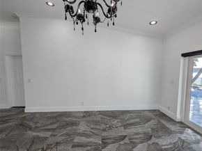 4572 SW 14th St, Deerfield Beach FL 33442