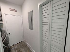 4572 SW 14th St, Deerfield Beach FL 33442