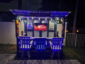 4572 SW 14th St, Deerfield Beach FL 33442