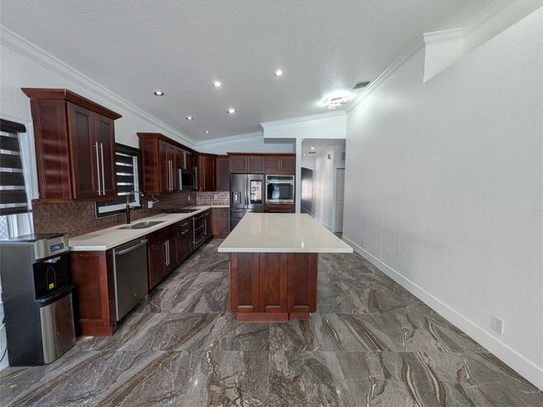 4572 SW 14th St, Deerfield Beach FL 33442