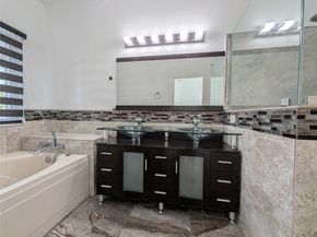 4572 SW 14th St, Deerfield Beach FL 33442