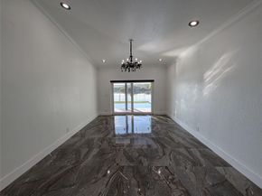 4572 SW 14th St, Deerfield Beach FL 33442