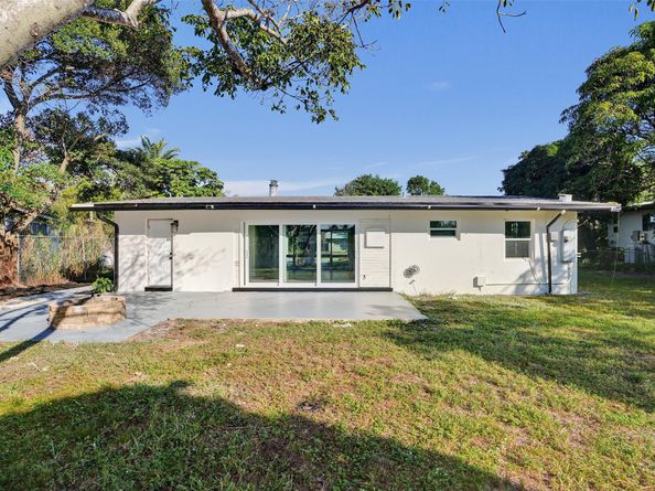 3024 SW 10th St, Fort Lauderdale FL 33312