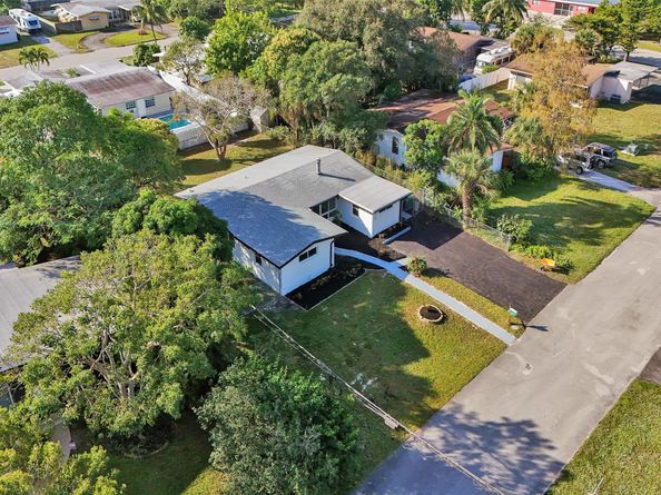 3024 SW 10th St, Fort Lauderdale FL 33312