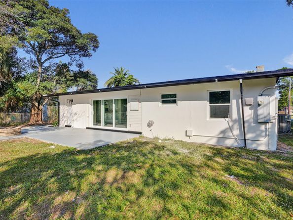 3024 SW 10th St, Fort Lauderdale FL 33312