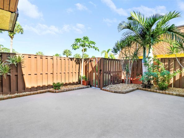 110 N Delaware Boulevard 16d, Jupiter FL 33458