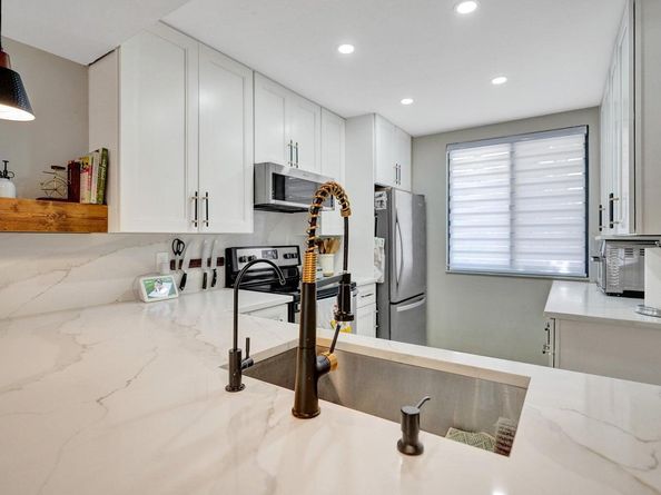 6193 Balboa Circle 201, Boca Raton FL 33433