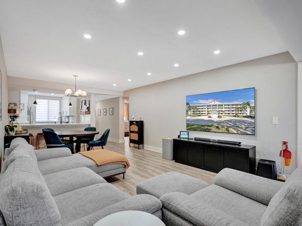 6193 Balboa Circle 201, Boca Raton FL 33433