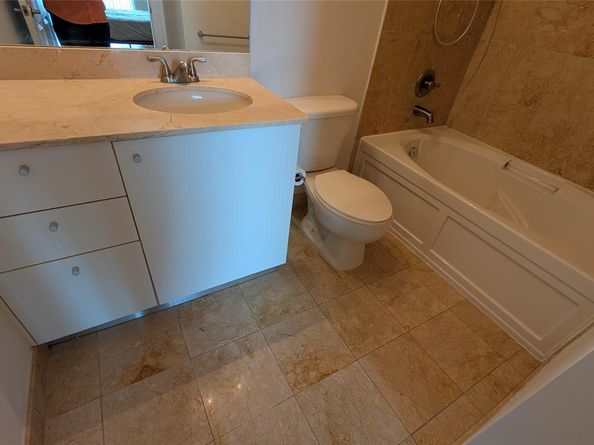 2100 Van Buren St 309, Hollywood FL 33020