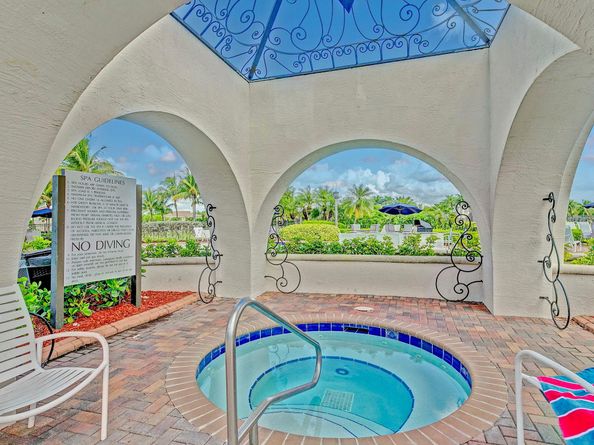 9115 Dupont Pl, Wellington FL 33414