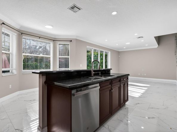 9115 Dupont Pl, Wellington FL 33414