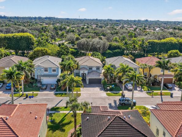 9115 Dupont Pl, Wellington FL 33414