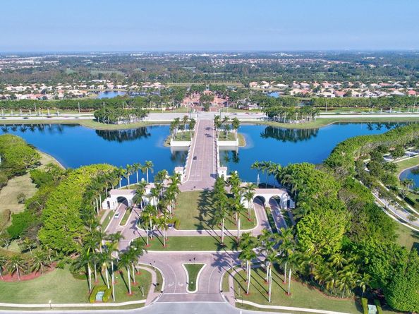 9115 Dupont Pl, Wellington FL 33414