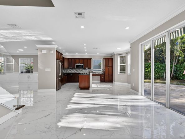 9115 Dupont Pl, Wellington FL 33414