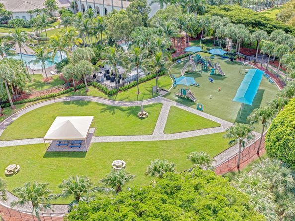 9115 Dupont Pl, Wellington FL 33414