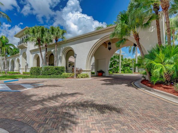 9115 Dupont Pl, Wellington FL 33414