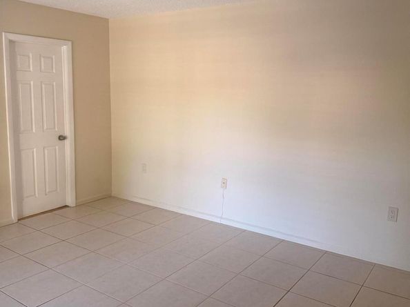 116 1 St Court 116, Palm Beach Gardens FL 33410