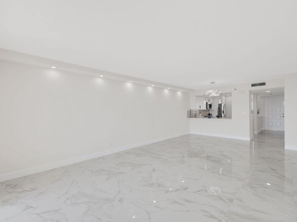 7290 Kinghurst Drive 709, Delray Beach FL 33446