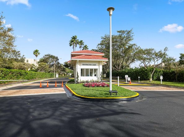 7290 Kinghurst Drive 709, Delray Beach FL 33446