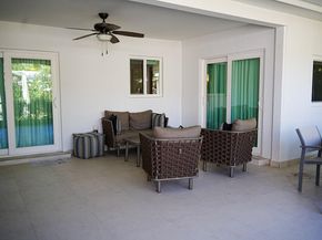 1017 Lincoln St, Hollywood FL 33019