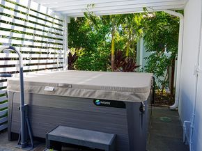 1017 Lincoln St, Hollywood FL 33019