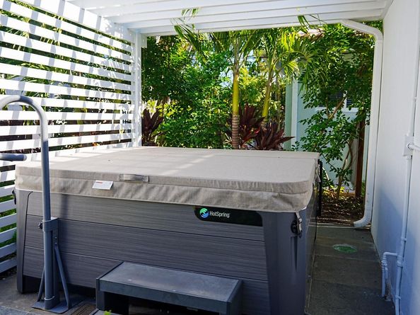 1017 Lincoln St, Hollywood FL 33019