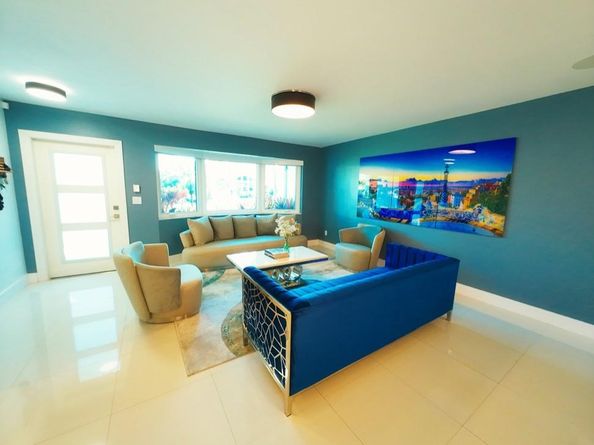 1017 Lincoln St, Hollywood FL 33019