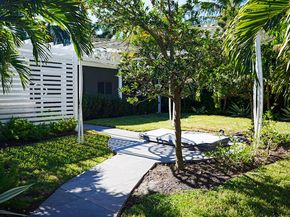 1017 Lincoln St, Hollywood FL 33019