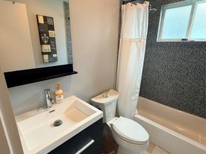 1017 Lincoln St, Hollywood FL 33019