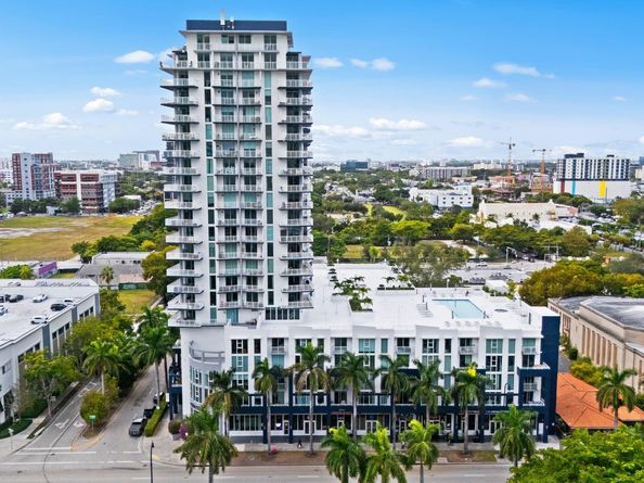275 NE 18 St 202, Miami FL 33132