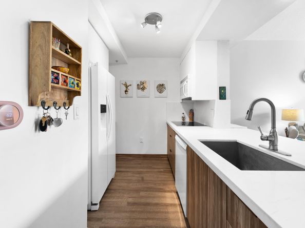 275 NE 18 St 202, Miami FL 33132