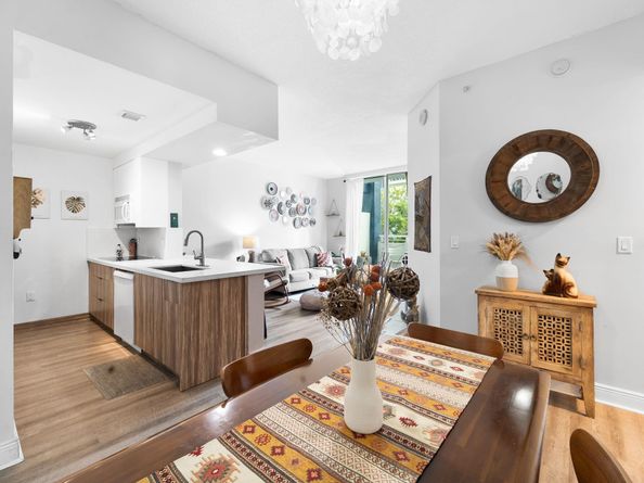 275 NE 18 St 202, Miami FL 33132