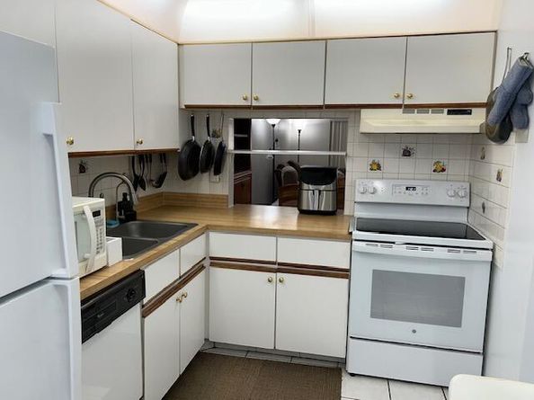 109 Lake Susan Drive, West Palm Beach FL 33411