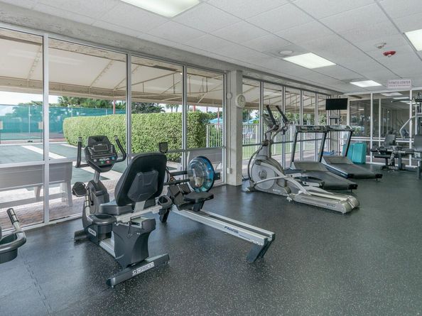 109 Lake Susan Drive, West Palm Beach FL 33411