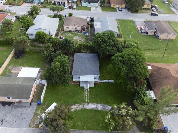 1373 W 35th Street, Riviera Beach FL 33404