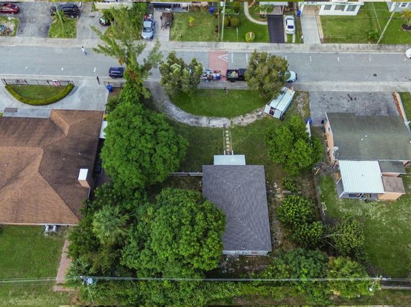 1373 W 35th Street, Riviera Beach FL 33404