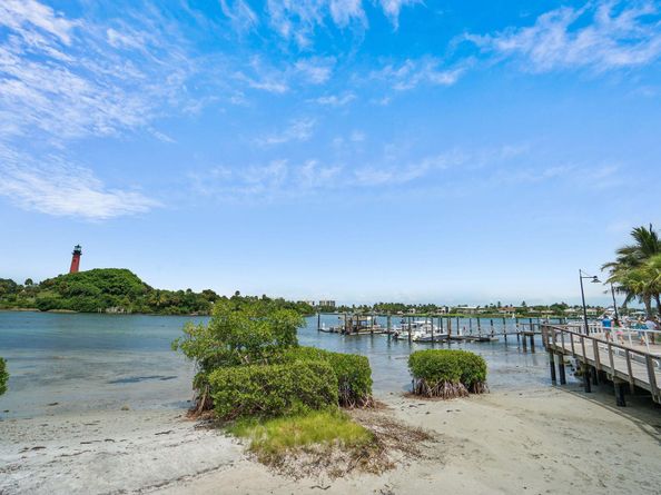 125 Sand Pine Drive, Jupiter FL 33477