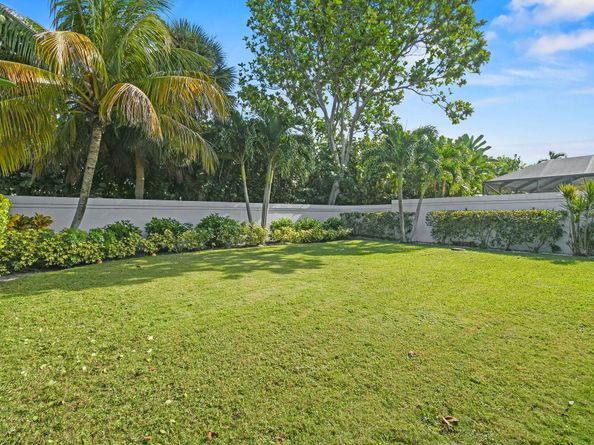 125 Sand Pine Drive, Jupiter FL 33477