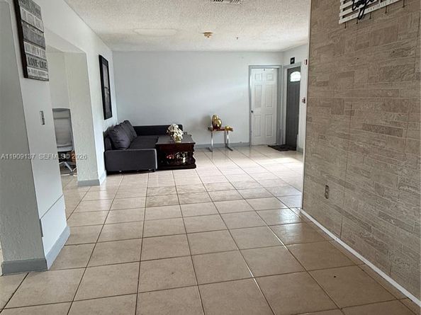 17902 NW 81st Court, Hialeah FL 33015