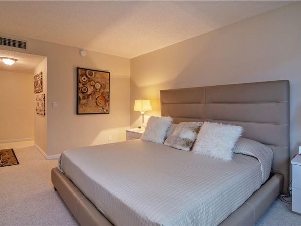 301 Lakeview Dr 204, Weston FL 33326