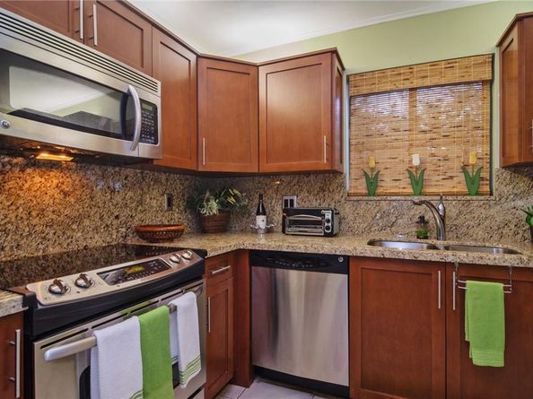 301 Lakeview Dr 204, Weston FL 33326