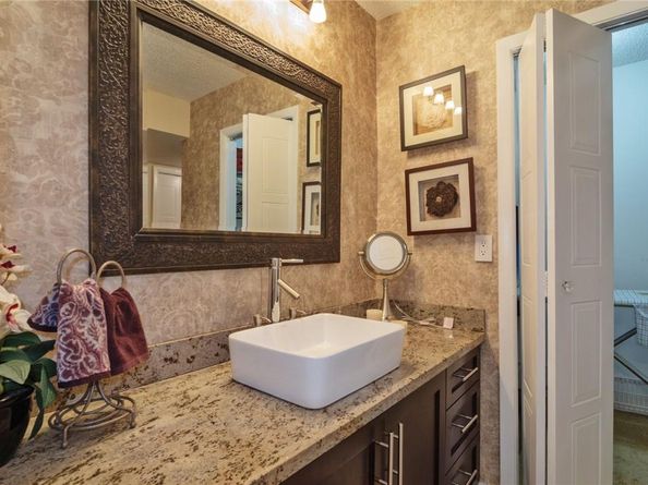 301 Lakeview Dr 204, Weston FL 33326